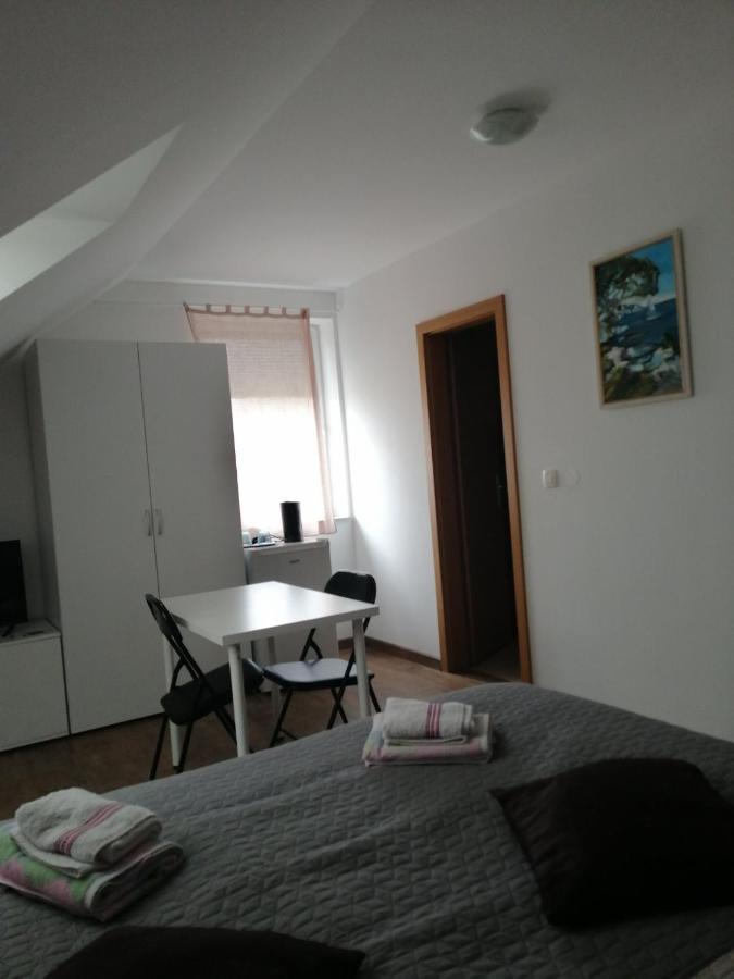 Appartamento Sobe Pri Rozi Postumia Esterno foto